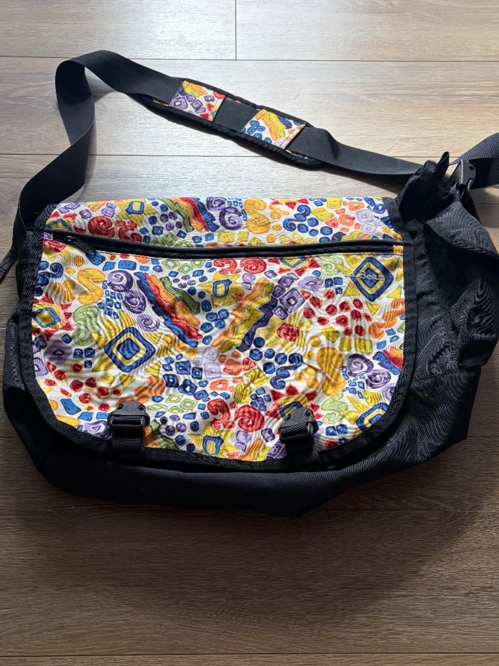 L.L. Bean 90s Abstract Print Messenger Bag